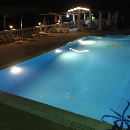Charming In With Shared Pool Lejlighed